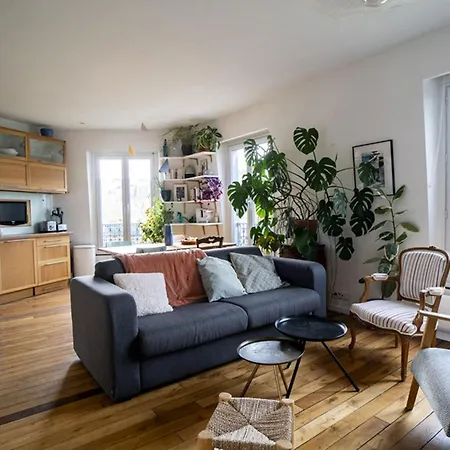 Near Buttes Chaumont Apartment Paris