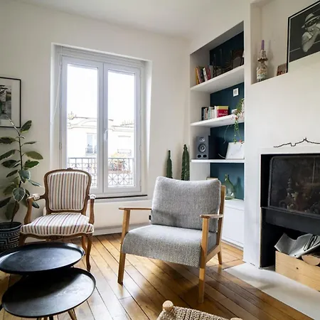 Near Buttes Chaumont Apartment *