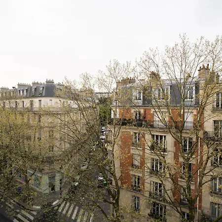 Near Buttes Chaumont